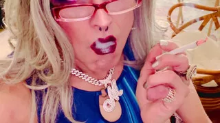 Marilyn In Love Smoking Fetish Tease
