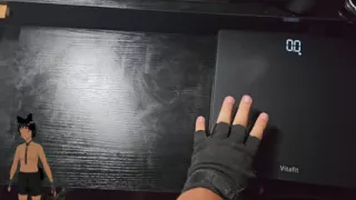 I have a 28 pound life size toy, with nice tits and ass and it can barely fit on the table!