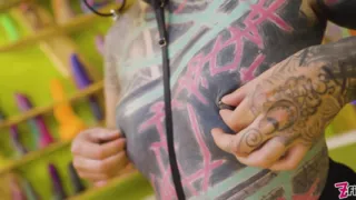 Tattooed model Illuz gets fucked by her boyfriend