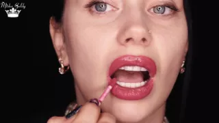Hookah smoking and lipstick fetish