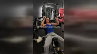 Oops at the Gym: Barely Legal Accidentally Exposing Girl's Pussy During Workout!