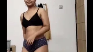 18 YEAR virgin GIRL WITH