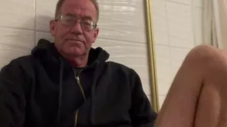 Solo in shower with aloe