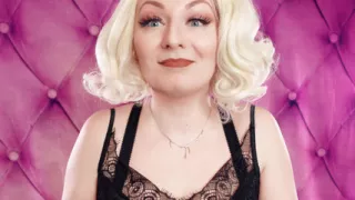 Wearing XS nitrile gloves - Gloves fetish video (Arya Grander)