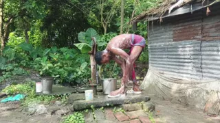 Indian mature Shower open place desi style..
