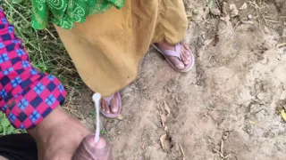 Neeli sadi pahani hui Payal bhabhi Ne munh mein land liya