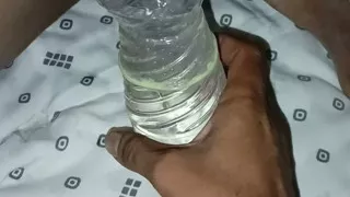 Indian Desi Hot Bhabhi Ki Chuda Se Pani Ki Bottle