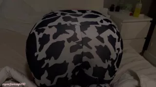 Doggy farts in leggings