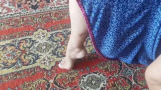 Selena's Close up Feet Posing and Blowjob Swallow