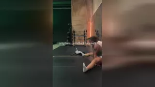 18-year-old accidentally flashes her pussy while doing yoga