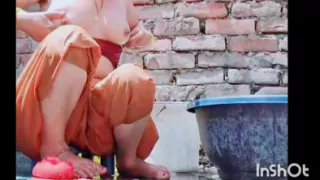 Fit Aur Qute Ladki Ki Chamakdar Bath Scene: Ek Lagbhag Masti Ka Anand"