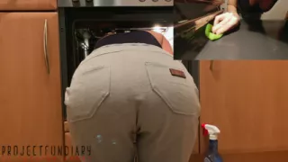 Throwback: housewife stuck in the oven