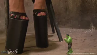 Giantess Trampling with High Heels