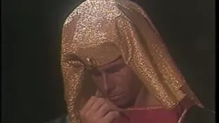 A stunning blonde dressed like an Egyptain queen fucks like a bed maid