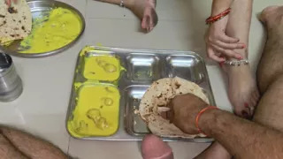 Bhabhi ko khana khate khate hi chod diya