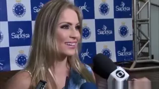 Gostosas Desfilando De Lingerie Para O Cruzeiro