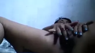 vadia de 55 anos masturbando