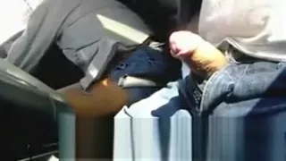 Pagou putinha de rua para uma gozada na boquinha e filmou escondido