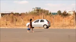 Prostitutas flagradas peladas na rua