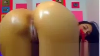 Morena mais deliciosa e safada que já vi na webcam se masturbando