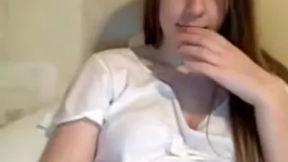 Horny4u.Club Camgirl Gives Sexy Show