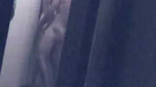 Un Inconnu Me Baise Sous La Douche !