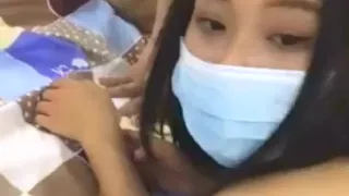 chinese teens live chat with mobile phone.34