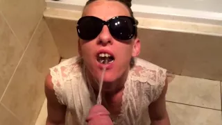 Piss drinking.fill my mouth.
