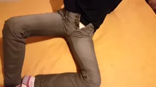 OMG Stiefschwester beim Masturbieren erwischt, bitte sag es Papa nicht