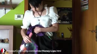 Geile Bayerin geniesst den Fick in ihre Loecher