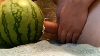 Verdammte Melone gefüllt mit Schlagsahne