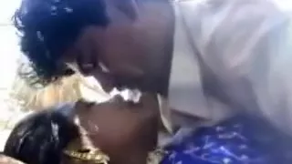 Bhabhi With Secret Lover Having Hard Fuking Show In Outdoor