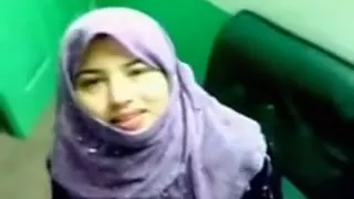 Pak Hijab School Girl Kissing And Showing Her Nice Tits To Lover