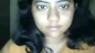 Desi Girl On Cam Showing Boobs