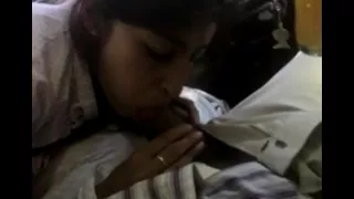 College Girlfriend ko gaadi me chuswaya