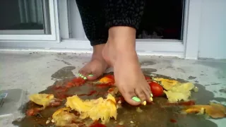 MissFoxFeet Crushing Tomatoes and Oranges with Sexy Feet