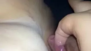 Having a quick clit rubbing!