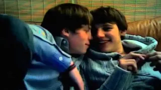 Unglaubliches Homemade Gay Video mit Emo Boys, Softcore Szenen