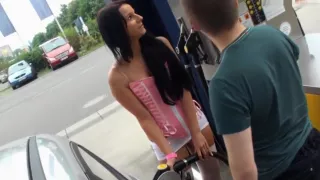 Jungschwanz an der Tankstelle aufgerissen Teil 1