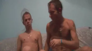 Beobachte diese zwei schwulen Männer extrem heiß schwul barebacked