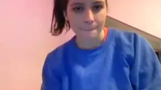 Amazing Young Teen Showing Her Ass On Cam