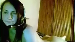 Russisches Mädchen zeigt Muschi und Arsch