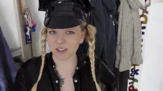 Polizistin Spermabart! (Mega Cumshot Bart)