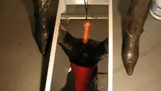 boots leather & dildo