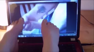 Hot college girl masturbates, fingers her asshole then fucks a brush.