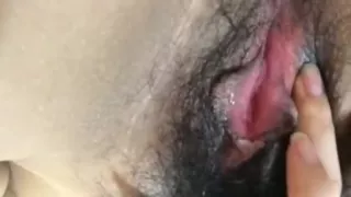 Chinesisches Mädchen mit haariger Muschi