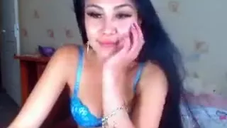 Die brünette CutyBeauty hat ein neues Sexspielzeug ausprobiert