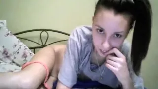 Nastya_freaky rubs her pussy