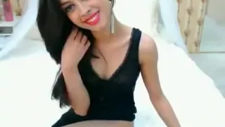 Beautiful webcam brunette Karlaallure posing pussy and ass