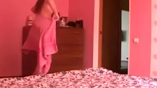 skinny girl, just out the shower, lets her boyfriend  pump a load in her in missionary position.